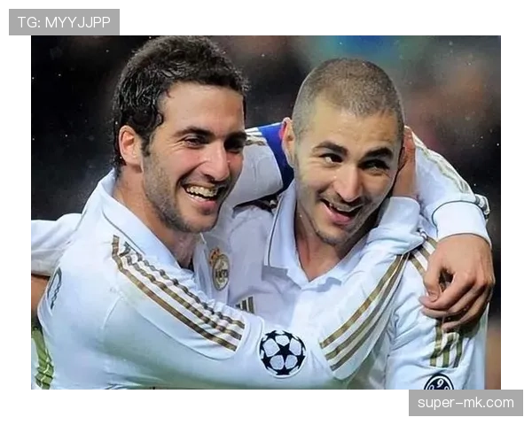 本泽马与本阿尔法的终结效率与战术角色差异解析